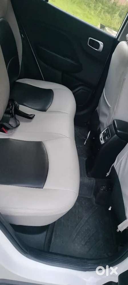Hyundai Venue Mt Petrol 2021