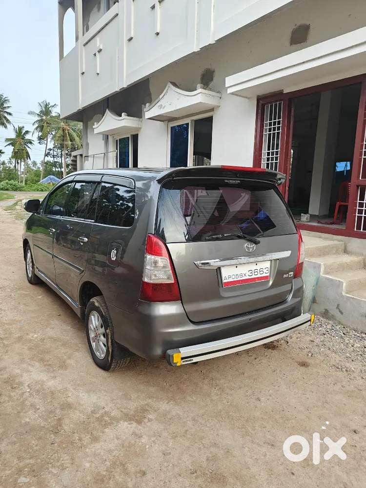 Toyota Innova  Manual 2012