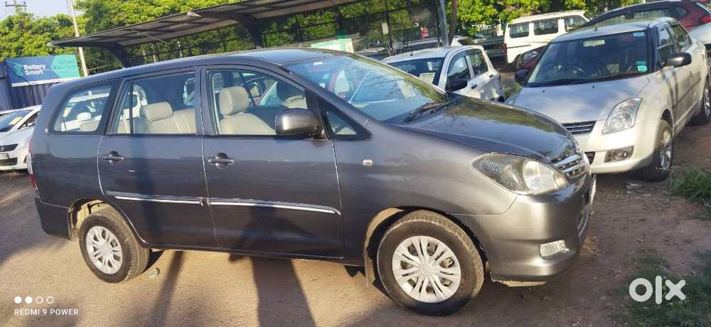 Toyota Innova 2.5 G (diesel) 8 Seater, 2010, Diesel