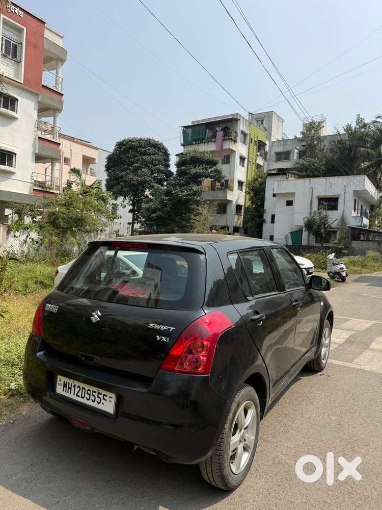 Maruti Suzuki Swift Black