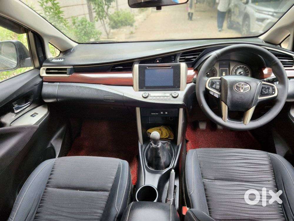 Toyota Innova Crysta 2.4 V 8 Str, 2016, Diesel