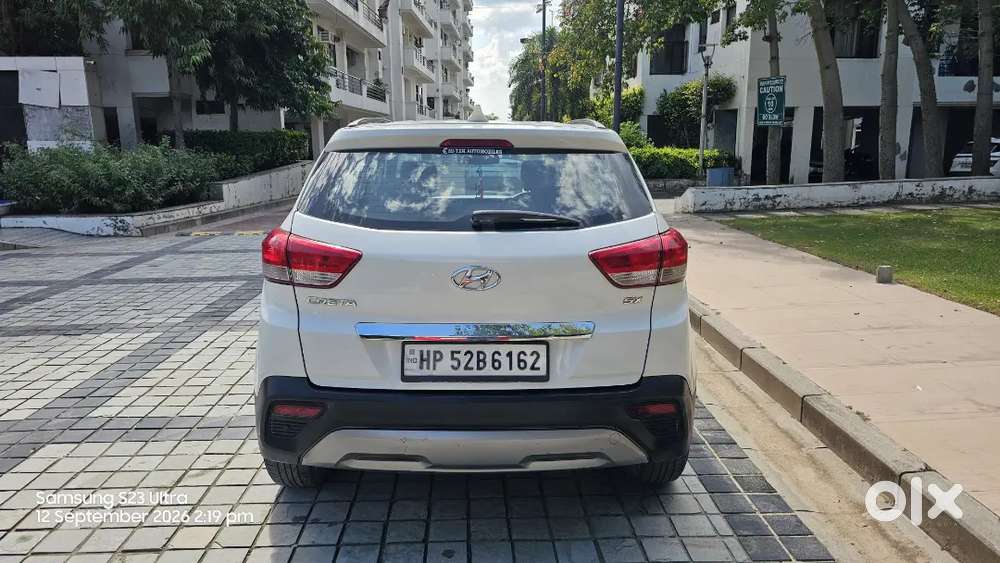 Creta Petrol Automatic
Top Model With Sunroof