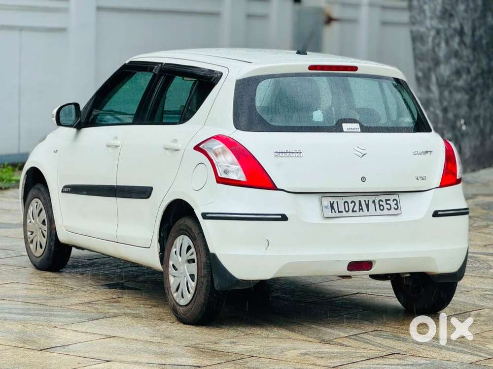 Maruti Suzuki Swift Vxi Optional, 2015, Petrol