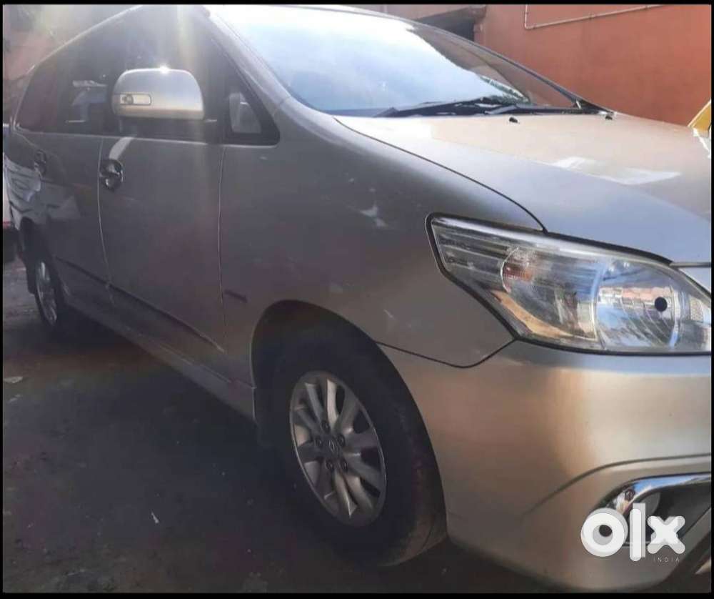 Toyota Innova 2014 Diesel 180000 Km Driven