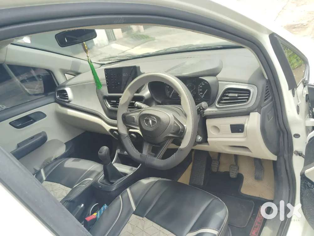 Tata Altroz 1.2 Xe 2023 Petrol Manual