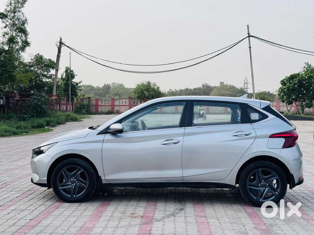 Hyundai I20 Sportz 1.2 Ivt, 2023, Petrol