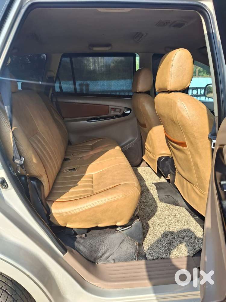 Toyota Innova 2.5 G (diesel) 8 Seater, 2015, Diesel