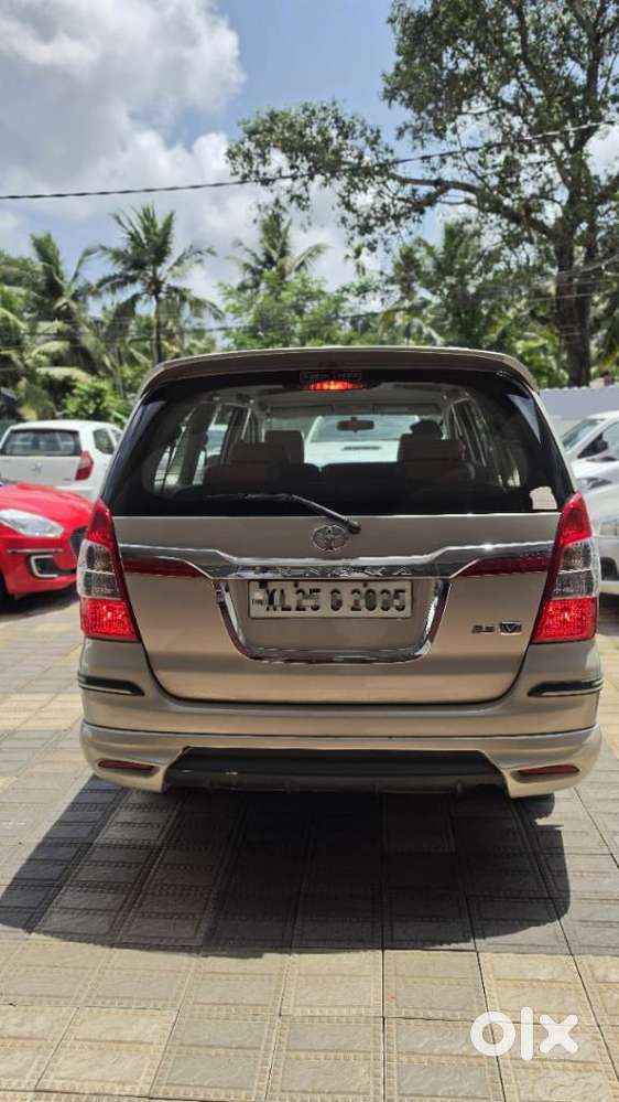 Toyota Innova 2.5 Vx 8 Str Bs-iii, 2014, Diesel