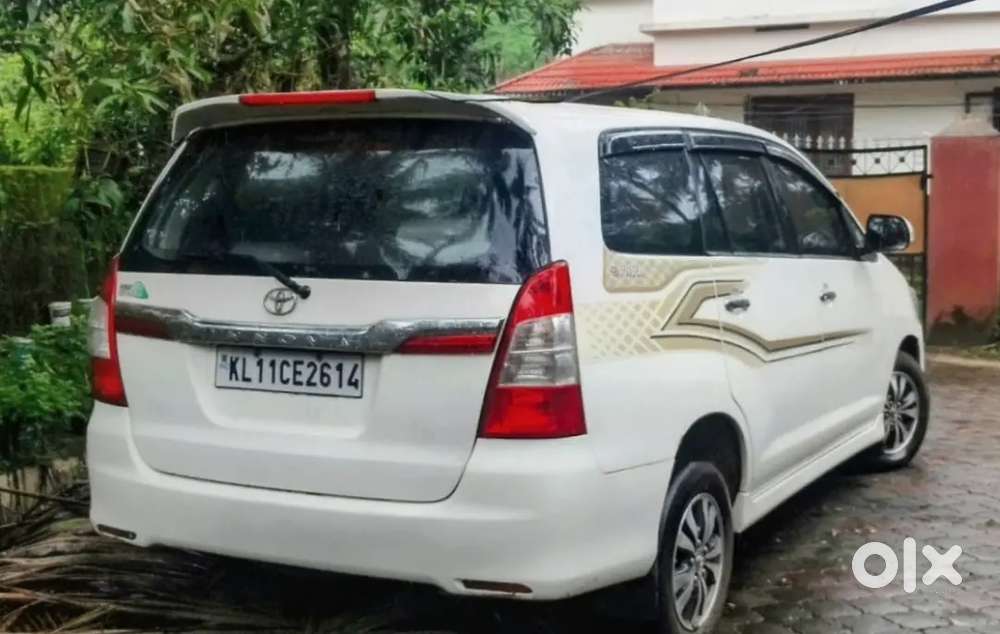 Toyota Innova 2015