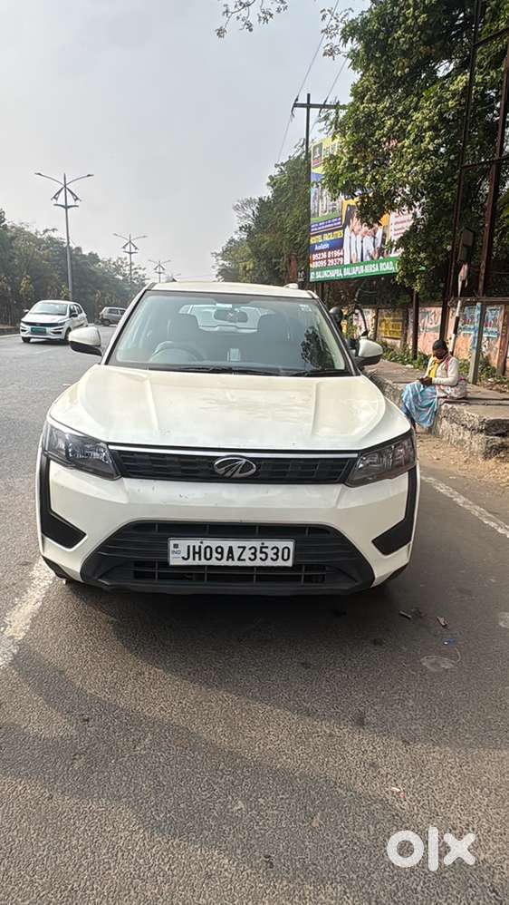 Mahindra Xuv300 2022 Petrol Well Maintained