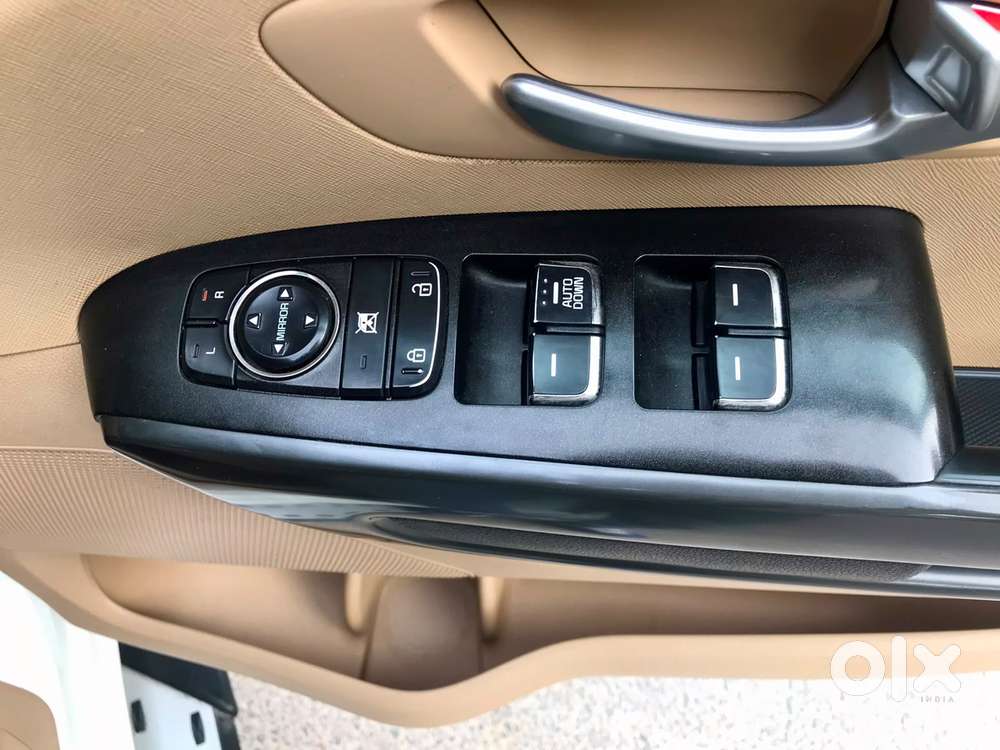 Kia Carnival Premium, 2021, Diesel