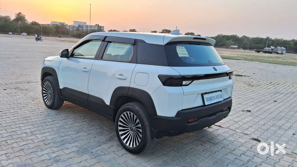 Maruti Suzuki Brezza 1.5 Lxi Smart Hybrid, 2023, Petrol