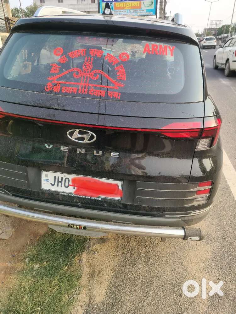 Hyundai Venue 2024 Petrol 16000 Km Driven ,singal Hand With Praking