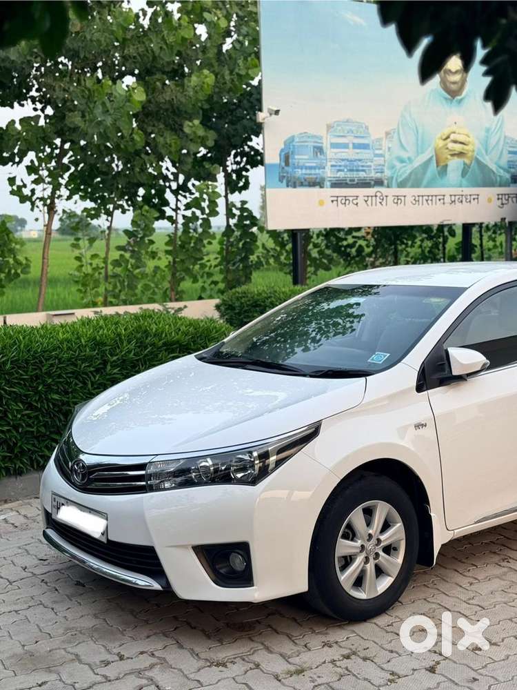 Just 22000 Km Driven 2014 Toyota Corolla Altis 2