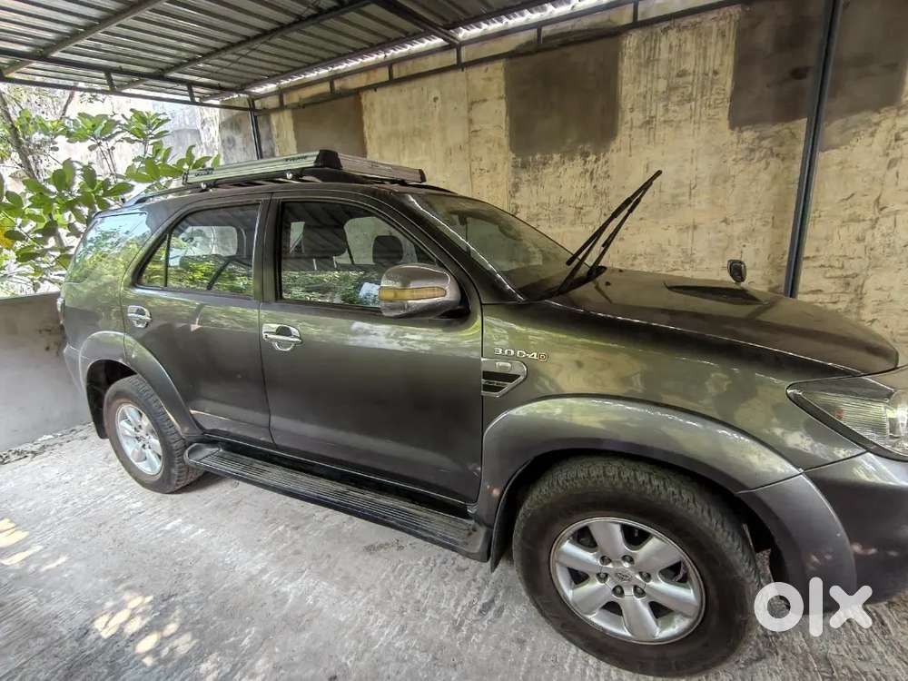 Toyota Fortuner 2011 4x4 Manual