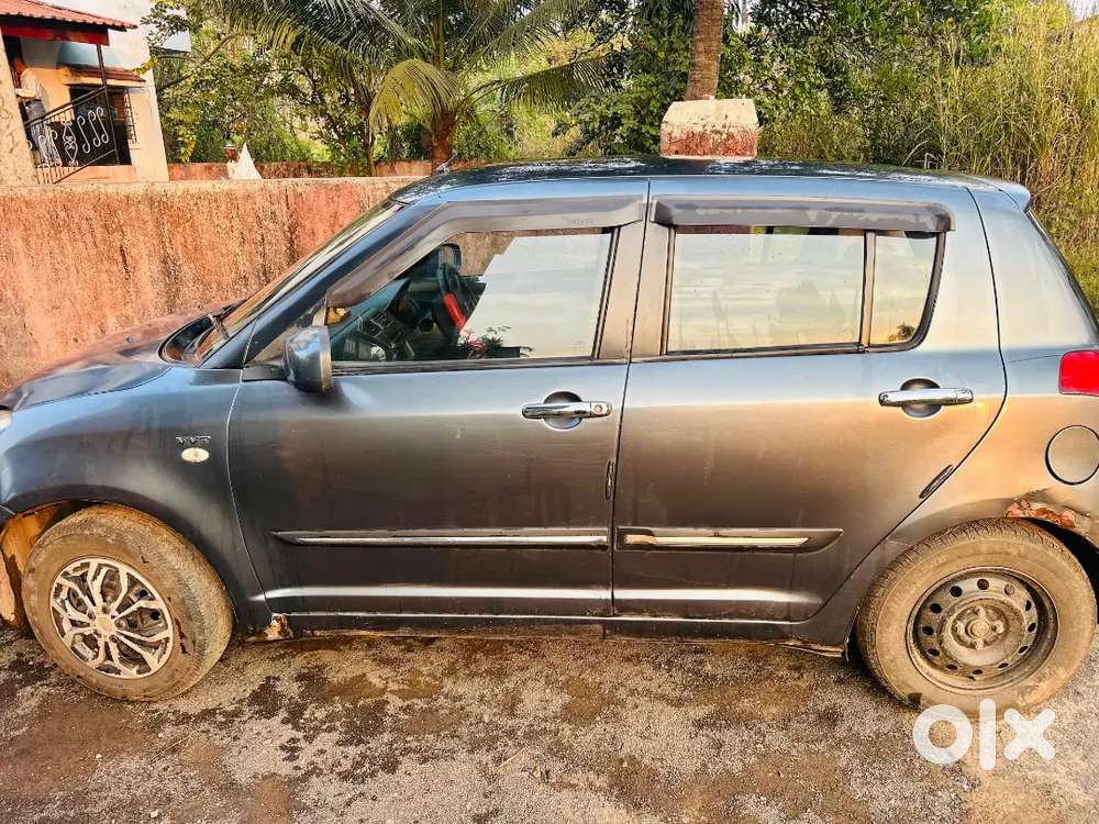 Suzuki Swift Petrol + Cng