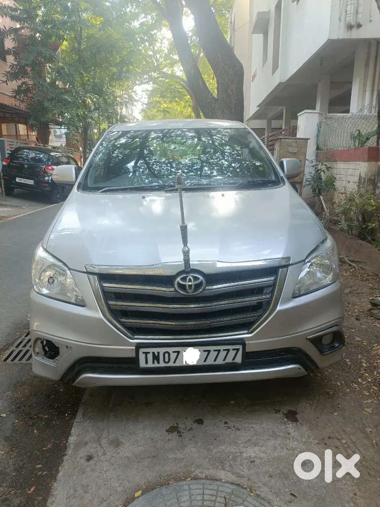Toyota Innova 2013 Diesel 236000 Km Driven, Company Service