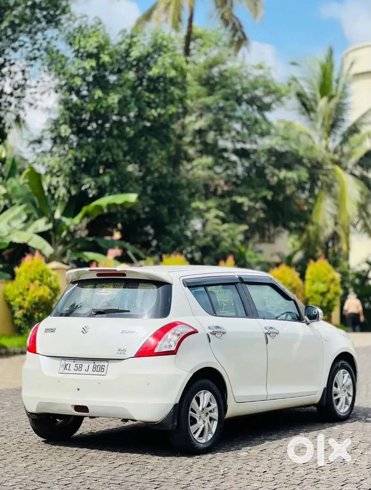 Maruti Suzuki Swift Zxi 2012