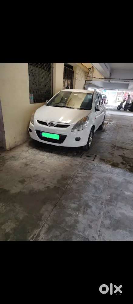 Hyundai I20 Asta Petrol 2010
