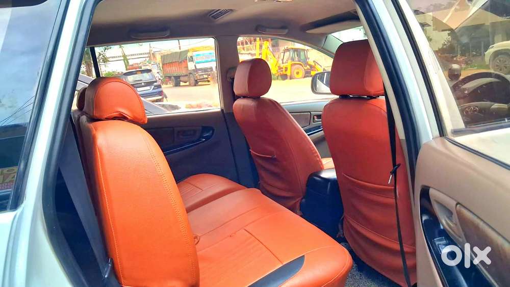 Toyota Innova 2.5 G (diesel) 8 Seater, 2016, Diesel