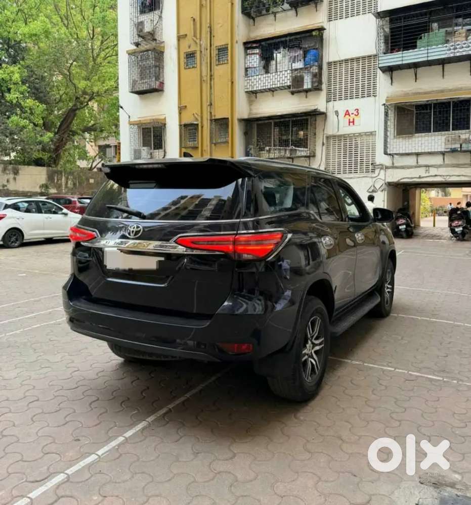 Toyota Fortuner 2021 Diesel 165000 Km Driven