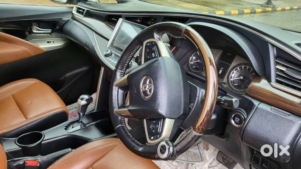 Toyota Innova Crysta 2.8z Automatic, 2016, Diesel