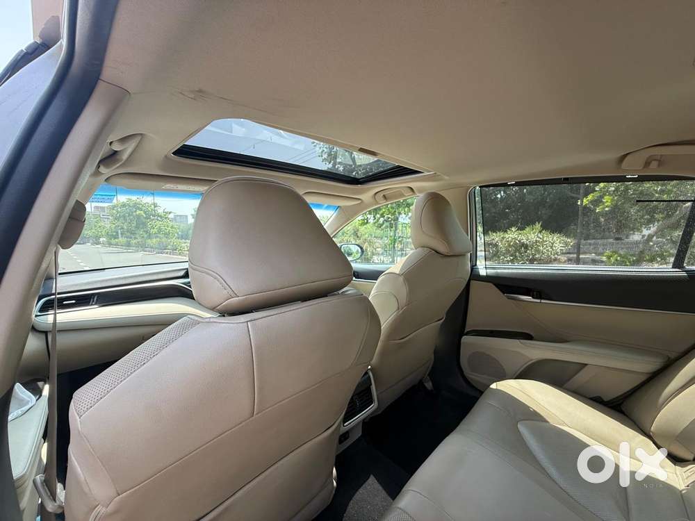 Toyota Camry Hybrid, 2022, Petrol