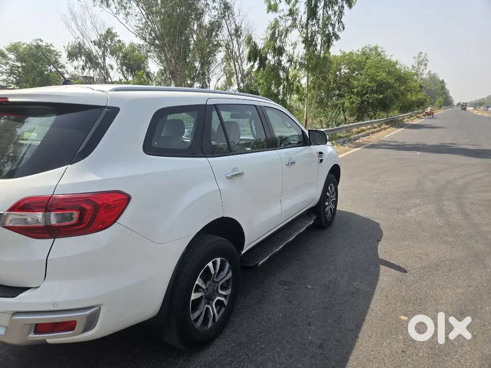 Ford Endeavour 2.2 2019 Titanium