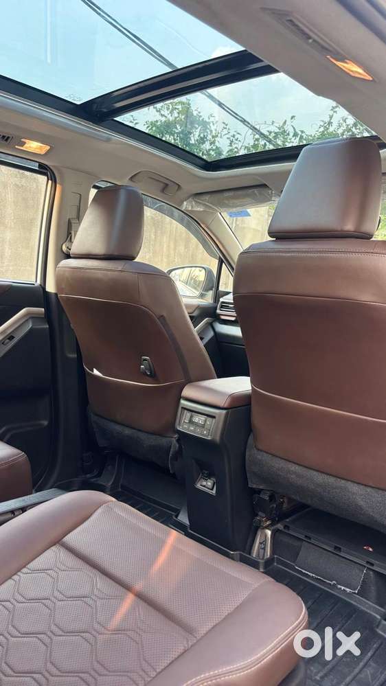 Toyota Innova Hycross, 2025, Petrol