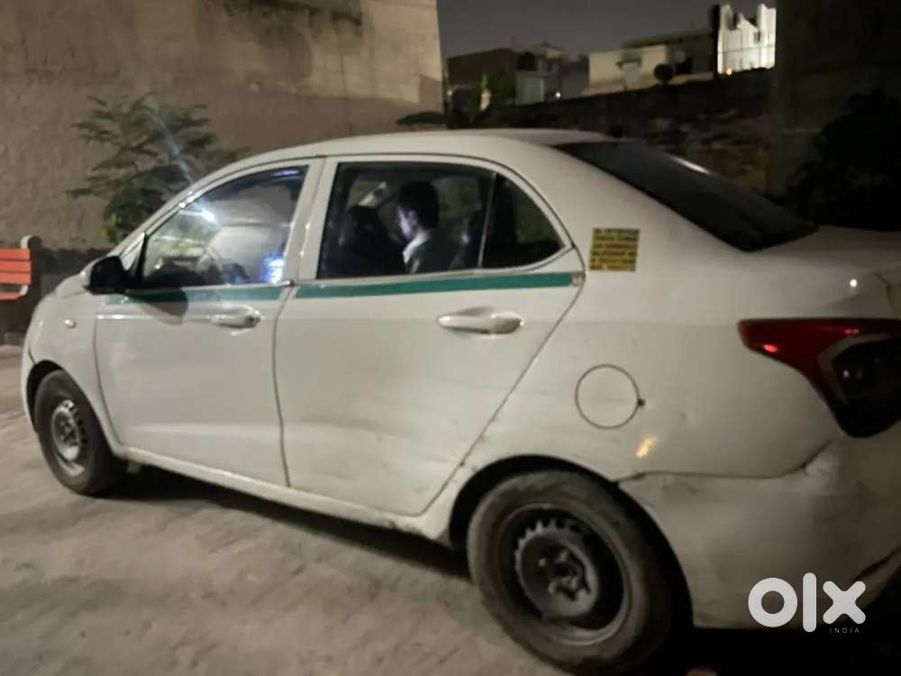 Urgent Selling Hyundai Xcent 2016 Variant Year