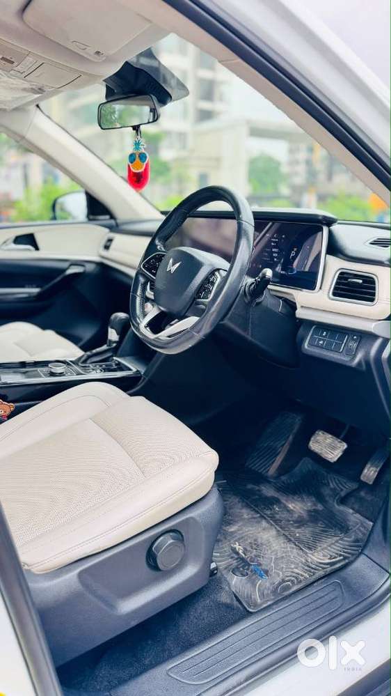 Mahindra Xuv700 2.2 Ax 7 Diesel At Luxury Pack Str, 2022, Diesel