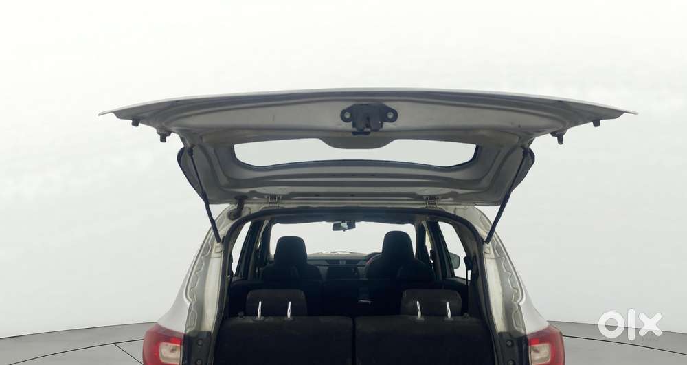Renault Triber Rxt, 2022, Petrol