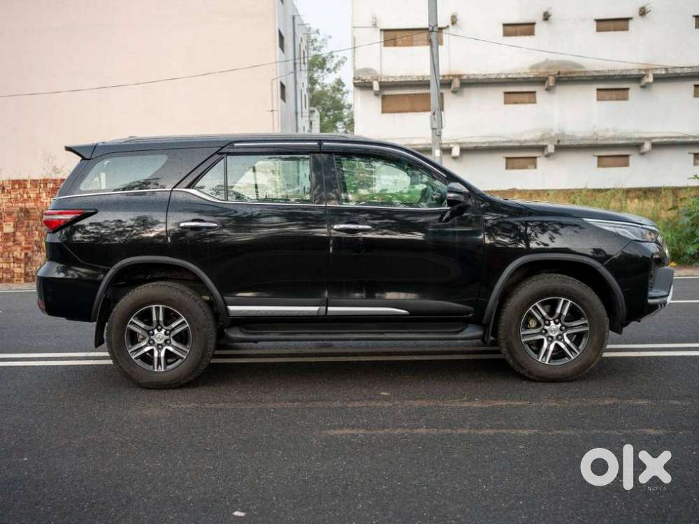 Toyota Fortuner 4x2 At 2.7 Petrol, 2022, Petrol