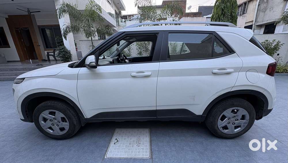 Hyundai Venue 1.2 S Plus, 2022, Petrol