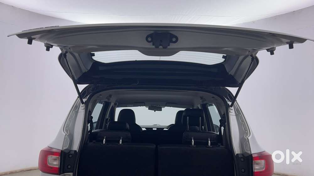 Renault Triber 1.0 Rxz Dual Tone, 2022, Petrol