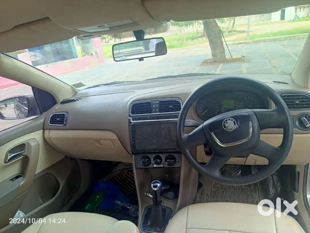 Skoda Rapid Tsi Active 2013