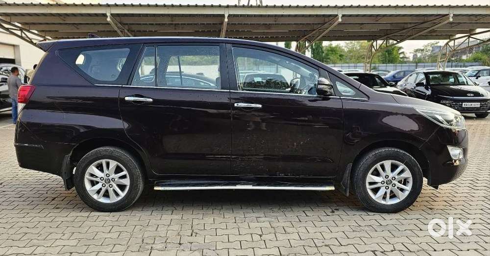 Toyota Innova Crysta 2.4 V 8 Str, 2017, Diesel