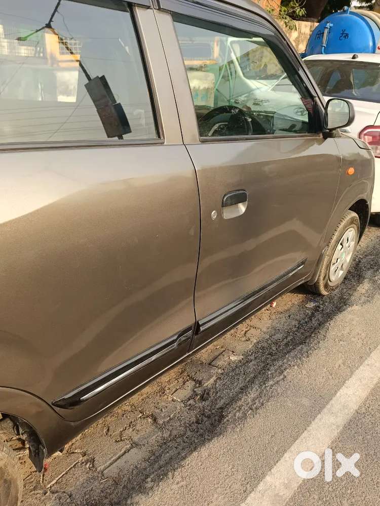 A Well Maintained Car With 2 Keys And Comfortable To Drive