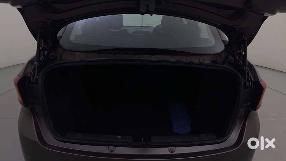 Tata Tigor Xza, 2018, Petrol