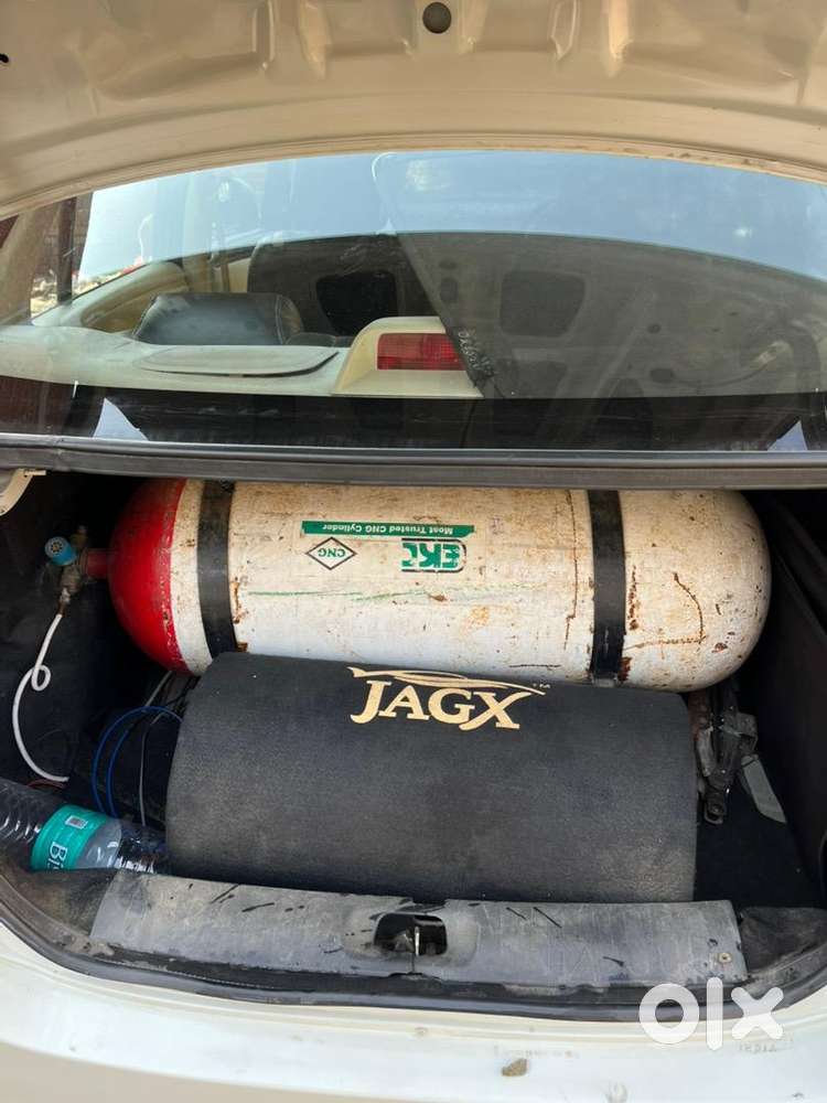 Maruti Suzuki Swift Dzire 2016 Cng & Petrol Well Maintained