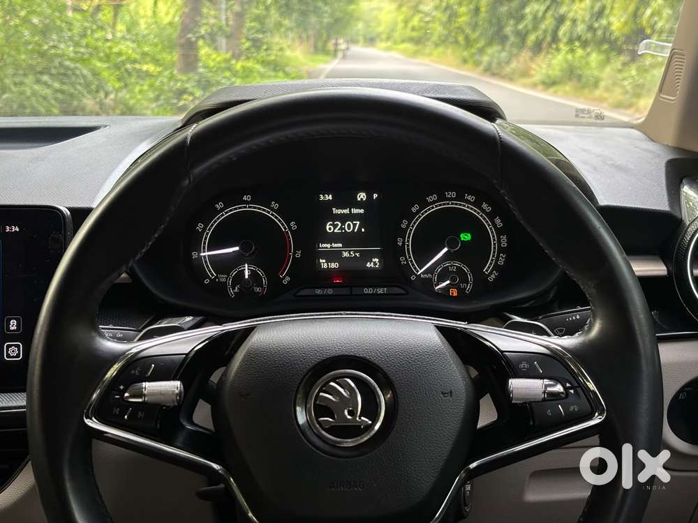 Skoda Slavia Style 1.0l Tsi At, 2025, Petrol
