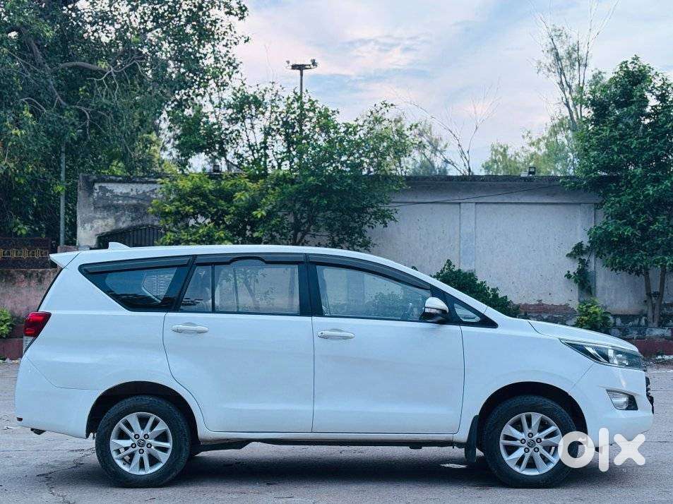 Toyota Innova Crysta 2.4 G Mt, 2017, Diesel