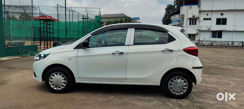 Tata Tiago 1.2 Revotron Xt (o), 2018, Petrol