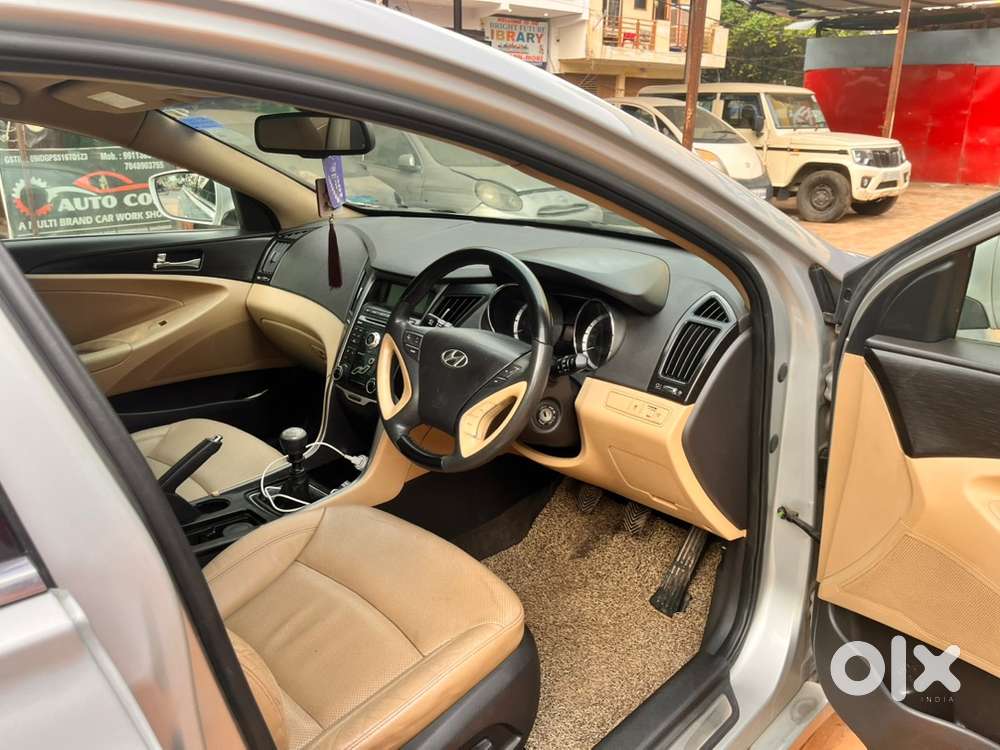Hyundai Sonata Transform 2012