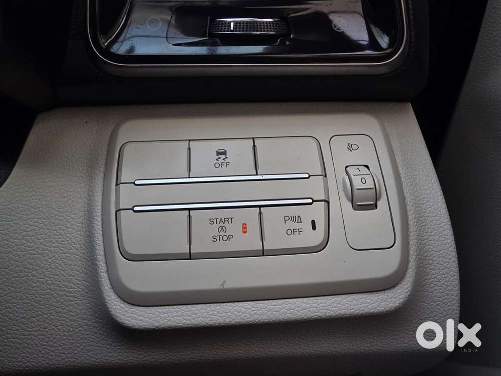 Mahindra Xuv300 W8 Option Diesel, 2022, Diesel
