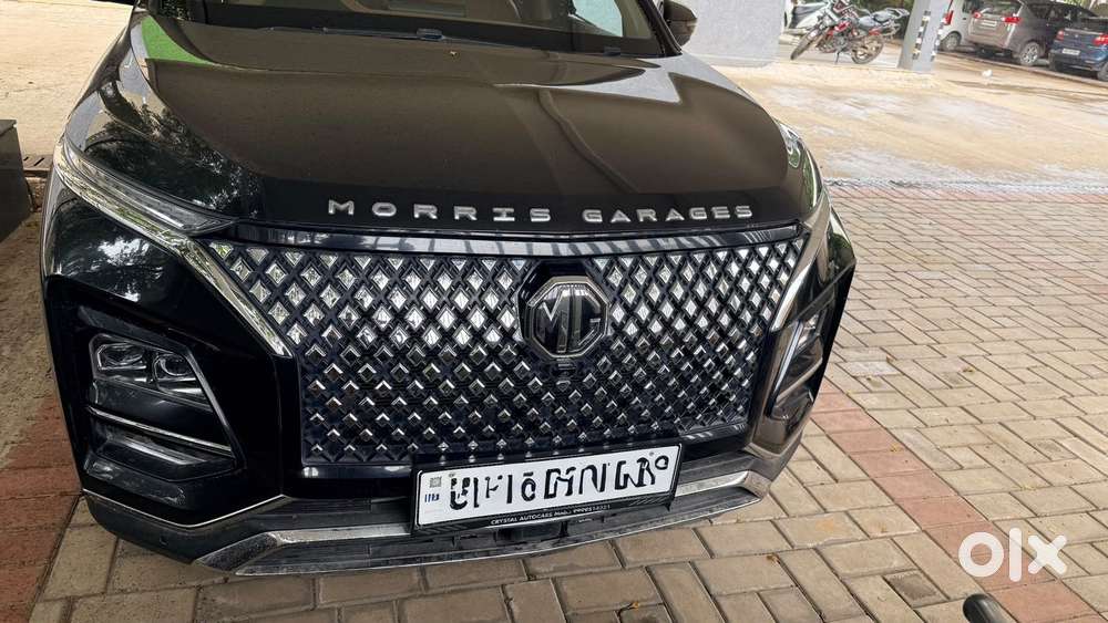 Mg Hector Plus Savvy Pro 1.5 Turbo Petrol Cvt 7 Str Dual Tone, 2023,..