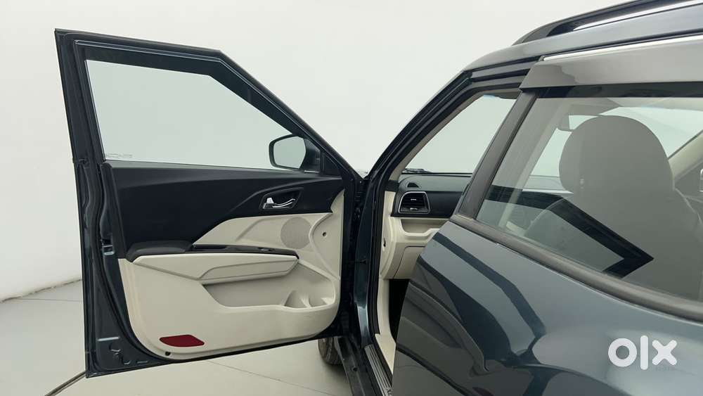 Mahindra Xuv300 W8 Option Diesel, 2022, Diesel
