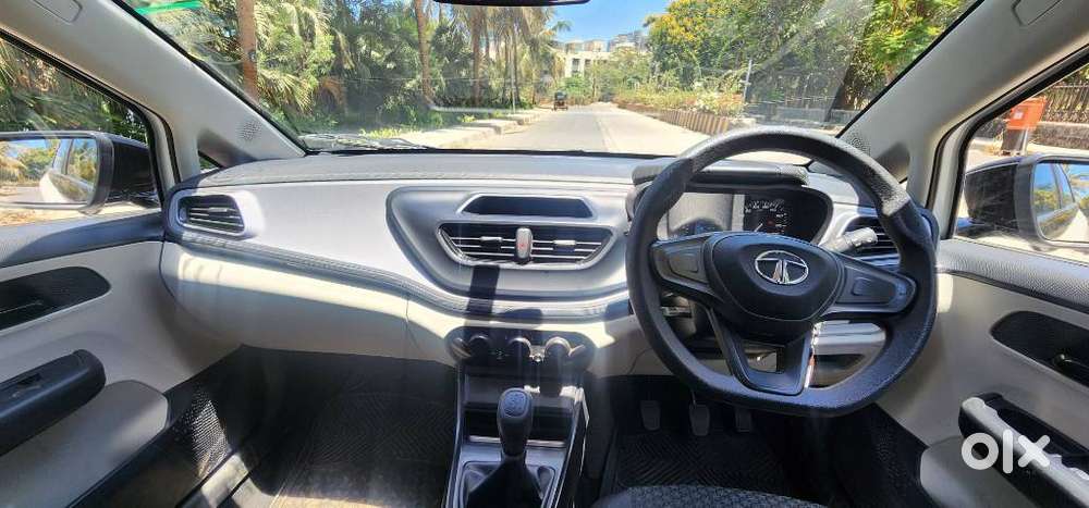 Tata Altroz 1.2 Xe, 2023, Petrol