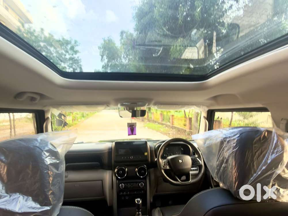 Mahindra Thar Roxx, 2025, Petrol