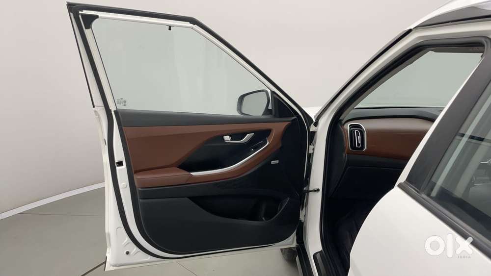 Hyundai Alcazar Platinum, 2022, Petrol